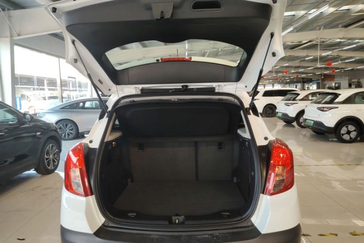 Used Buick Encore 2015 1.4T Automatic Two-Wheel Drive Urban Elite Version
