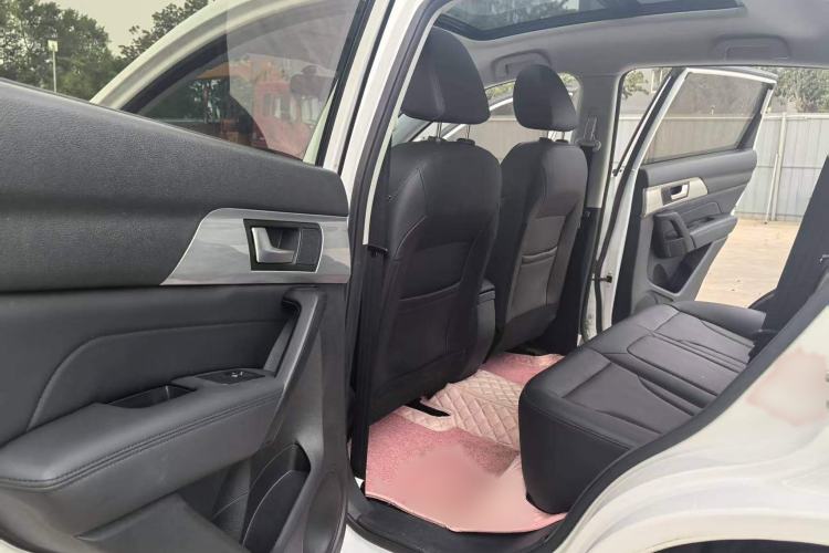 Used Haval H2 2018 1.5T Dual-Clutch Two-Wheel Drive Fashion Model China VI Standard
