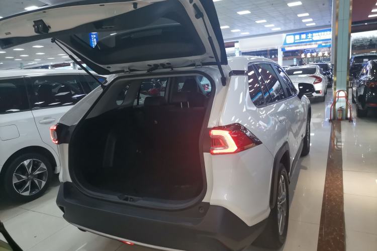 Used Toyota Wildlander 2022 2.0L CVT Two-Wheel Drive Luxury PLUS Edition
