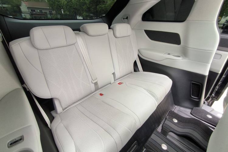 Used XPeng X9 2024 702 Ultra-Long Range Pro
