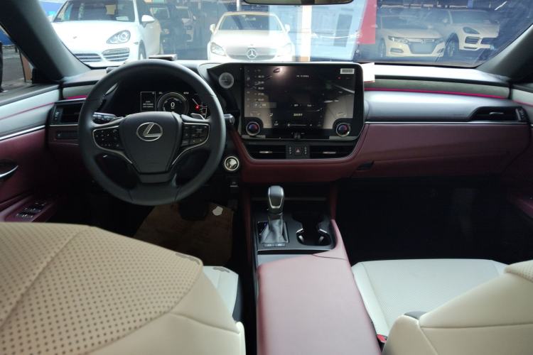Used Lexus ES 2025 300h Deluxe Edition