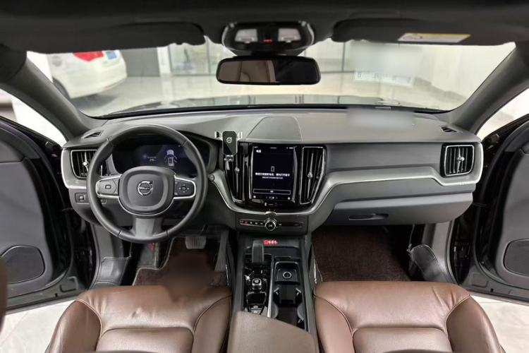 Used Volvo XC60 2022 B5 4x4 Zhiyi Luxury Edition
