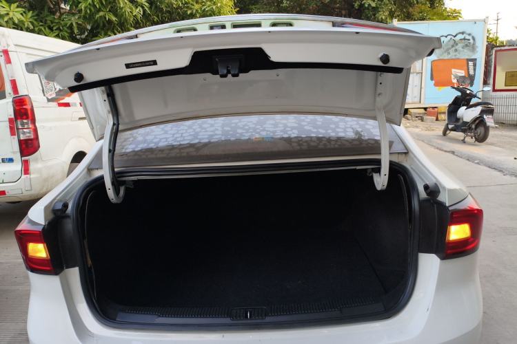 Used Roewe i5 2019 1.5L Automatic 4G Connected Langhao Edition
