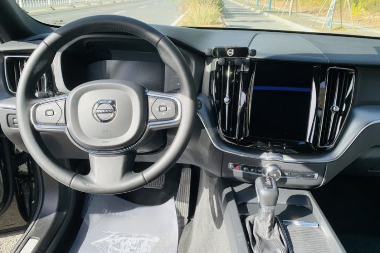 Used Volvo XC60 2021 T5 4x4 Smart Luxury Edition
