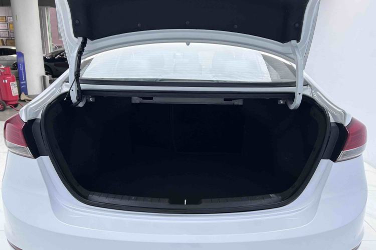 Used Hyundai Elantra 2019 1.4T Dual-Clutch Xuan Dong · Dynamic Model