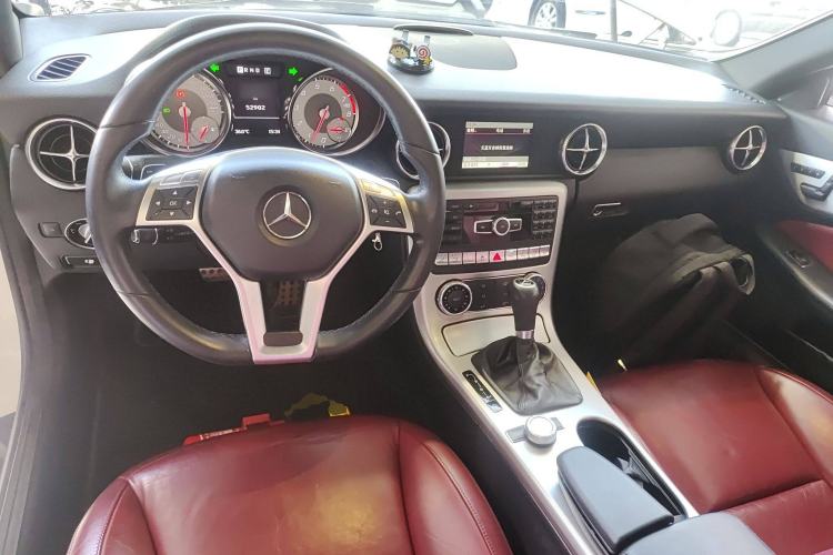 Used Mercedes-Benz SLK-Class 2011 SLK 200 Fashion Model
