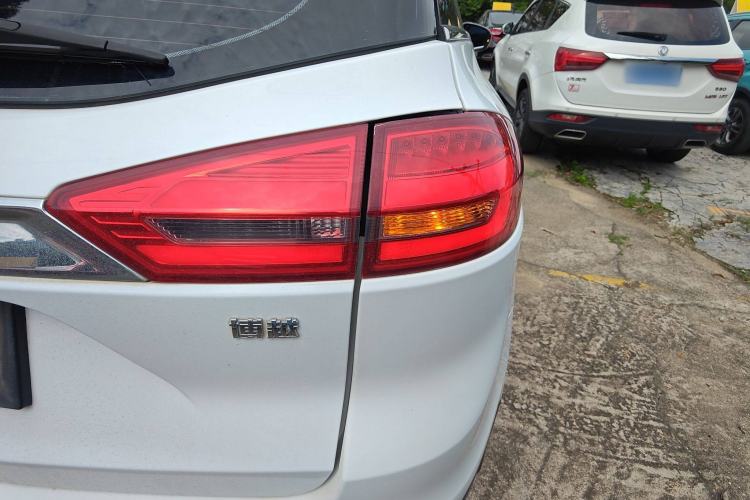 Used Geely Auto Emgrand X7 Sport 2016 1.8TD Automatic ZhiShang Model
