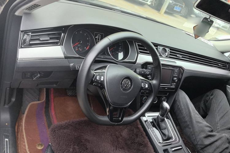 Used Volkswagen Magotan 2018 280TSI DSG Leading Model
