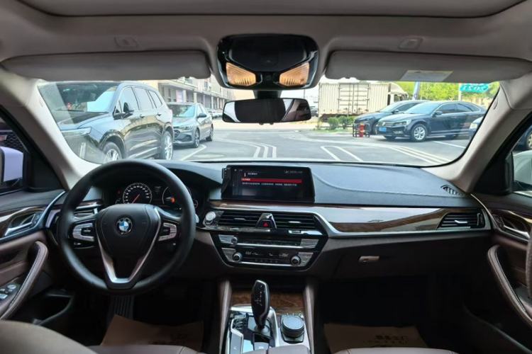 Used BMW 5 Series 2019 Facelifted 525Li Luxury Package
