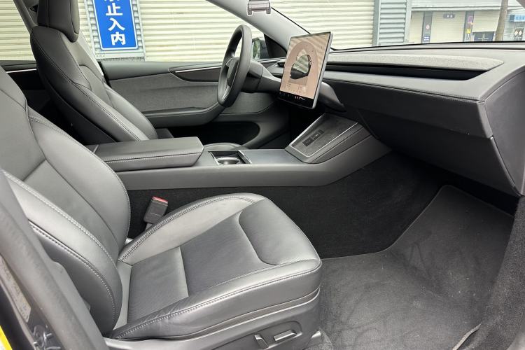 Used Tesla Model Y 2025 Rear-Wheel-Drive Version
