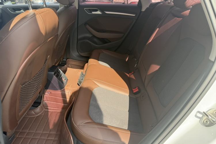 Used Audi A3 2014 Limousine 40 TFSI S line Comfort Model
