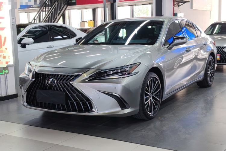 Used Lexus ES 2022 300h Deluxe Edition