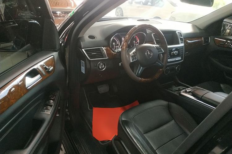 Used Mercedes-Benz M-Class 2014 ML 400 4MATIC Dynamic Model
