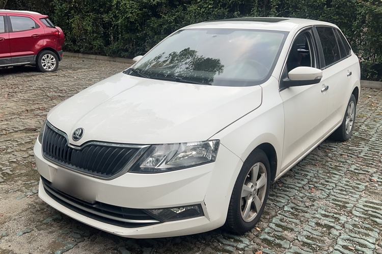 Used Skoda Rapid Spaceback 2018 1.6L Automatic Comfort Edition
