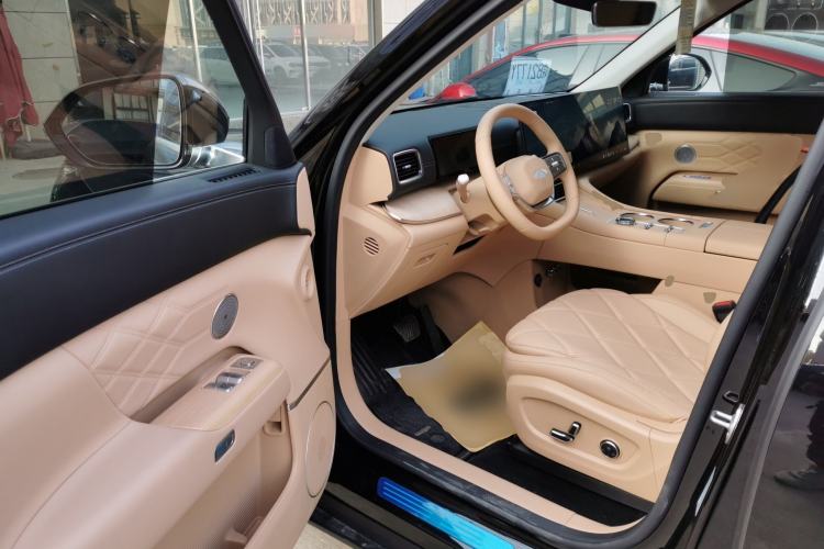 Used Chery T11 2026 Model 220 All-Wheel Drive Dual IMAX Theater Edition