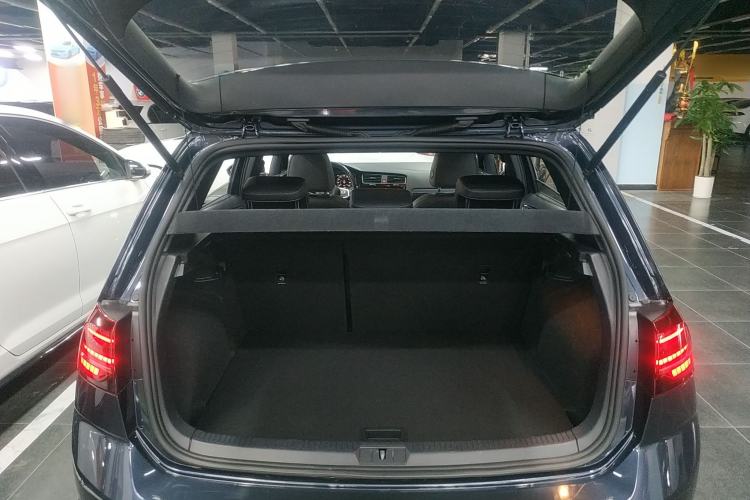 Used Volkswagen Golf 2020 Charming Edition 280TSI DSG R-Line
