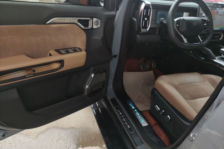 Used JETOUR Traveler 2023 2.0T All-Wheel Drive CrossPRO+