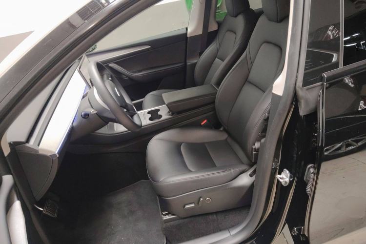 Used Tesla Model Y 2023 Rear-Wheel-Drive Version
