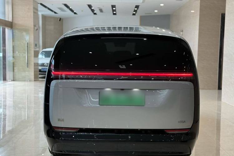 Used Li Auto MEGA 2024 Ultra Model
