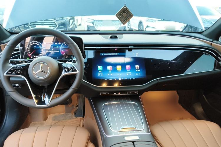 Used Mercedes-Benz E-Class 2025 Facelift E 300 L Luxury Edition
