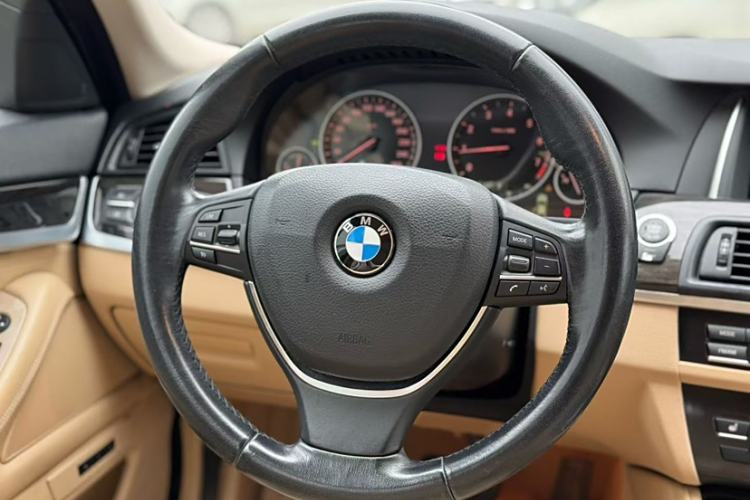 Used BMW 5 Series 2014 525Li Luxury Design Package
