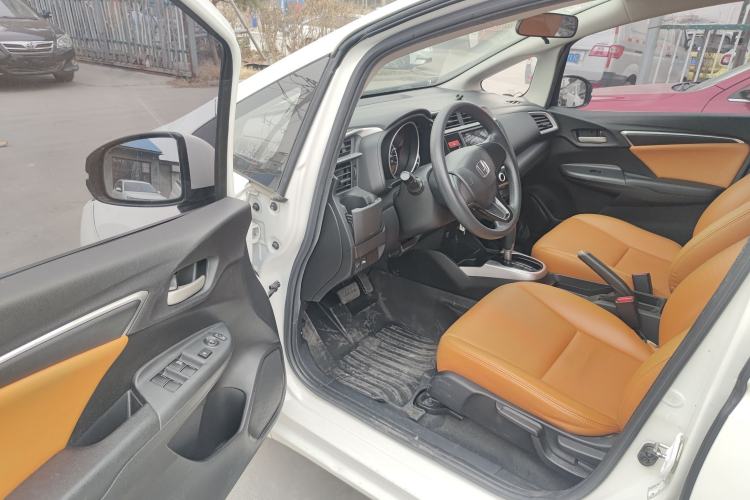 Used Honda Fit 2016 1.5L SES CVT Fashion Sunroof Edition
