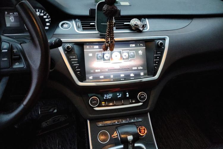 Used Land X7 2016 2.0T Panoramic Prestige Edition
