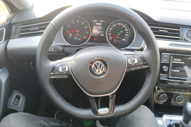 Used Volkswagen Magotan 2019 330TSI DSG Leading Model China VI Standard