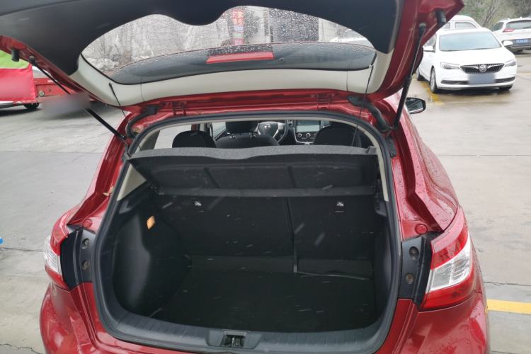 Used Nissan Tiida 2016 1.6L CVT Cool Dynamic Edition