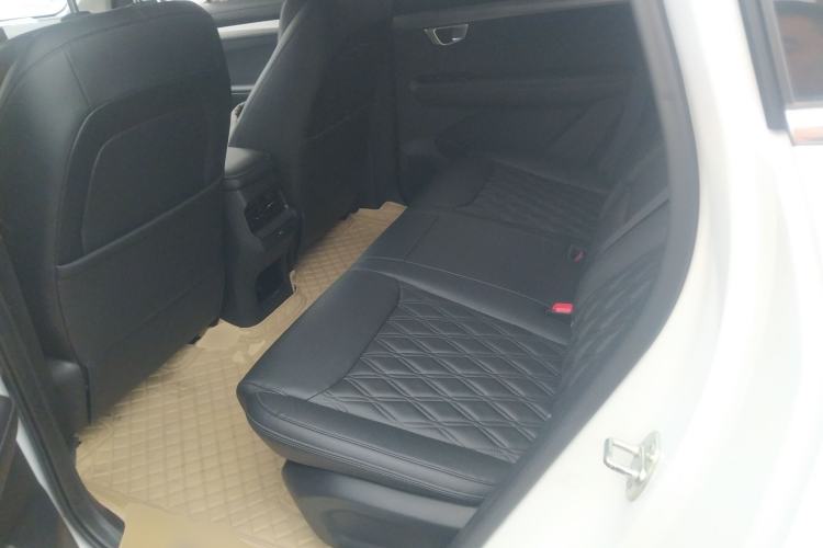 Used Wuling Asta 2022 2.0L DHT Electric-Speed Version
