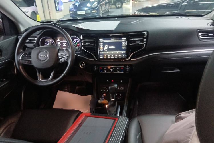 Used  Grand Commander 2018 2.0T Four-Wheel Drive Premium Navigation Version China V
