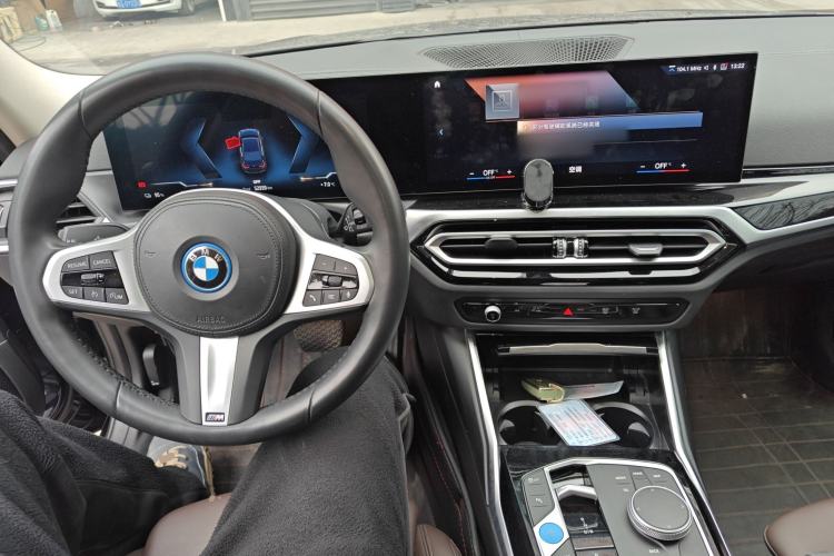 Used BMW i3 2022 eDrive 35 L
