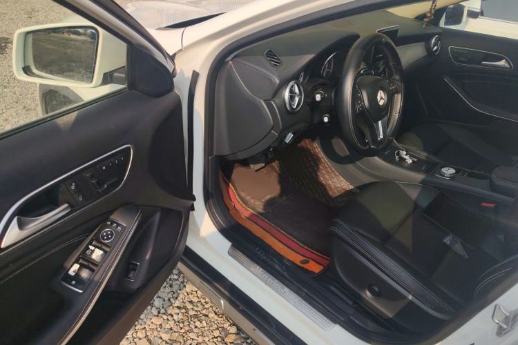 Used Mercedes-Benz GLA 2015 GLA 220 4MATIC Luxury Model