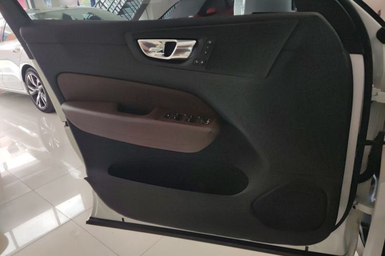 Used Volvo XC60 2019 T5 4x4 Smart Edition China VI Standard
