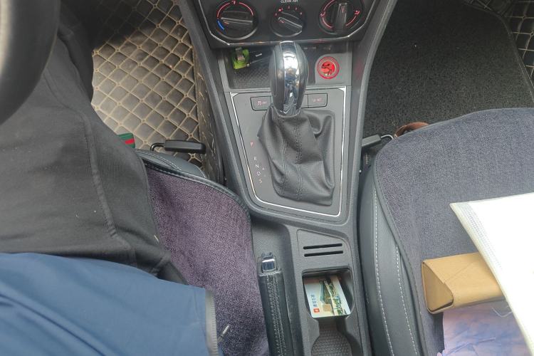 Used Volkswagen Gran Lavida 2015 1.6L Automatic Comfort Edition