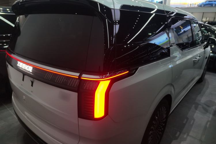 Used Zeekr 009 2022 WE Edition
