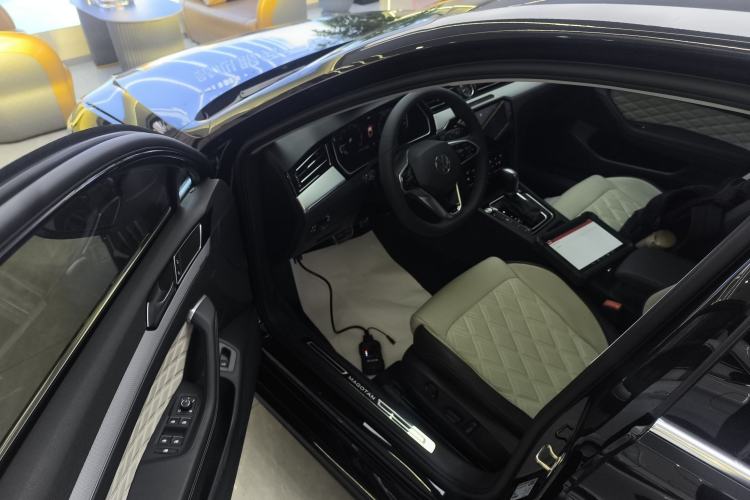 Used Volkswagen Magotan 2023 2 Million Units Commemorative Edition 330TSI DSG Luxury Version