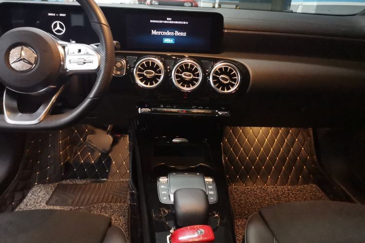 Used Mercedes-Benz A-Class 2021 A 200 L Sport Sedan Fashion Model
