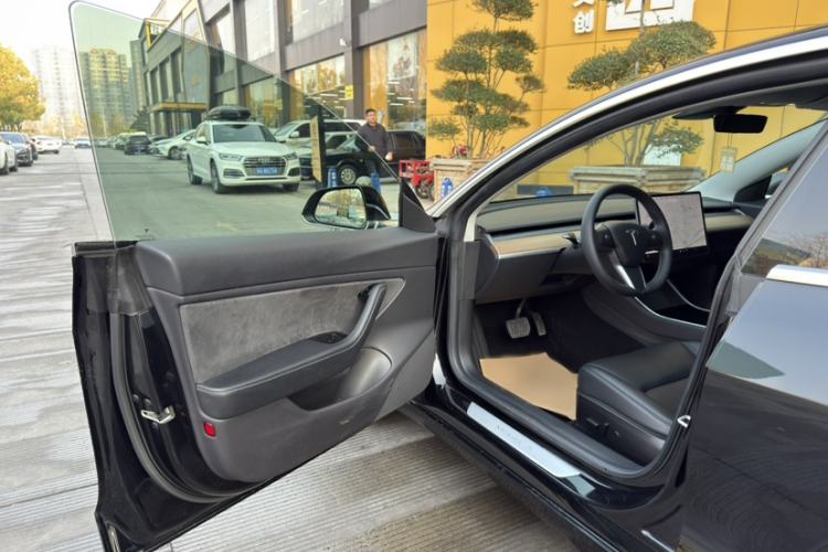 Used Tesla Model 3 2019 Long-Range Rear-Wheel-Drive Version
