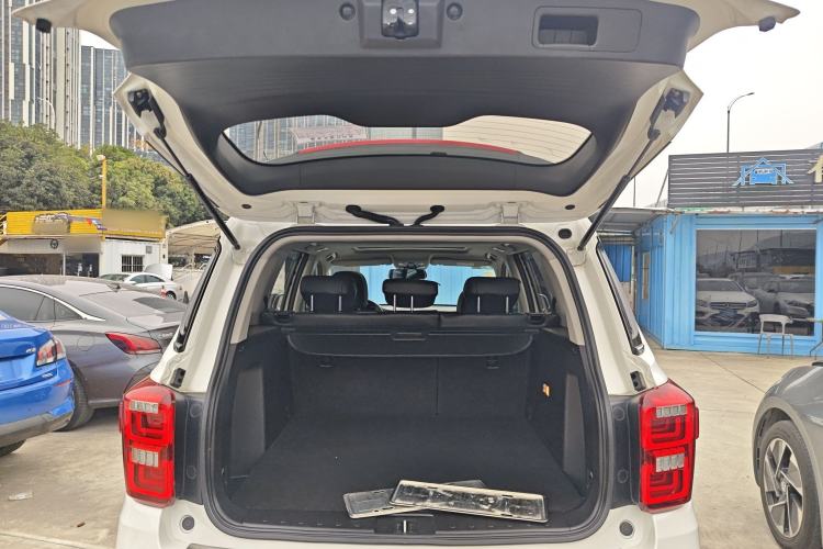 Used GAC Trumpchi GS7 2017 320T Two-Wheel-Drive Luxury Model
