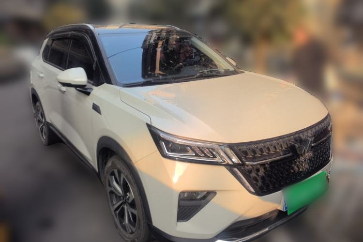 Used Wuling Asta 2022 2.0L DHT Electric-Speed Version
