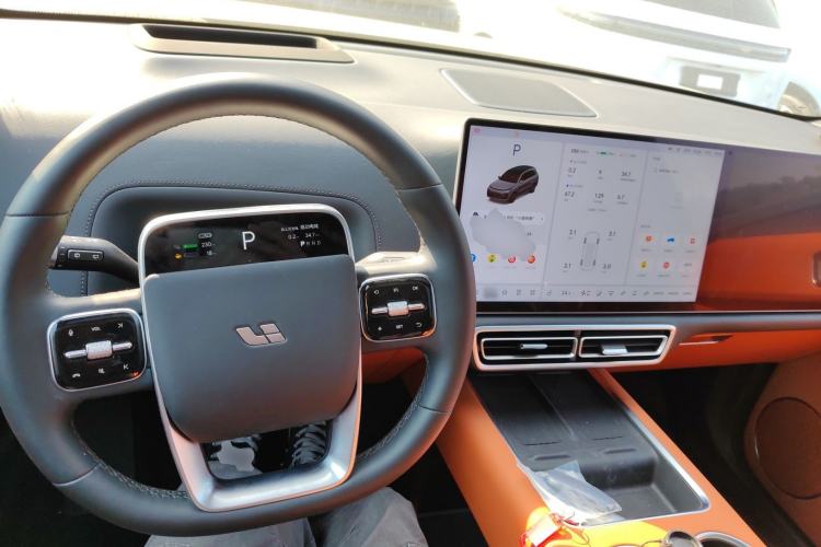 Used Li Auto L8 2025 Ultra Smart Refreshed Edition
