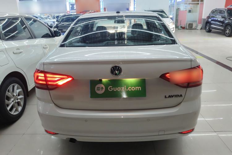 Used Volkswagen Lavida 2015 1.6L Automatic Fashion Edition