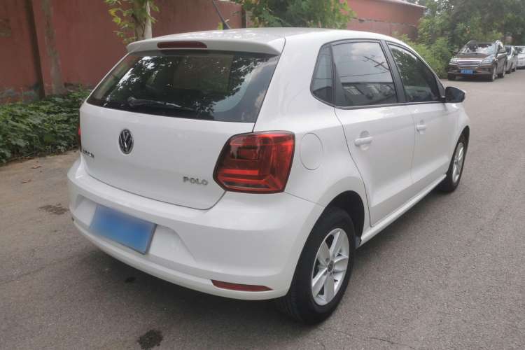 Used Volkswagen Polo 2016 1.4L Manual Fashion Model
