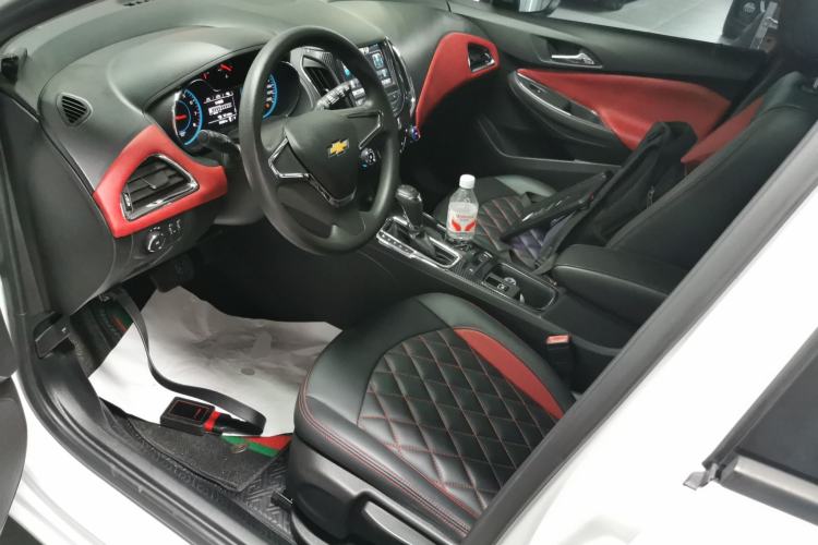 Used Chevrolet Cruze 2017 1.5L Hatchback Automatic Pioneer Sunroof Edition
