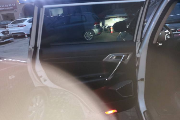 Used Geely Auto Emgrand X7 Sport 2020 1.8TD DCT Two-Wheel Drive Smart Connect 4G-Enabled Version
