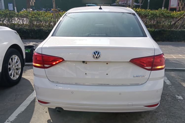 Used Volkswagen Lavida 2017 1.6L Automatic Comfort Edition
