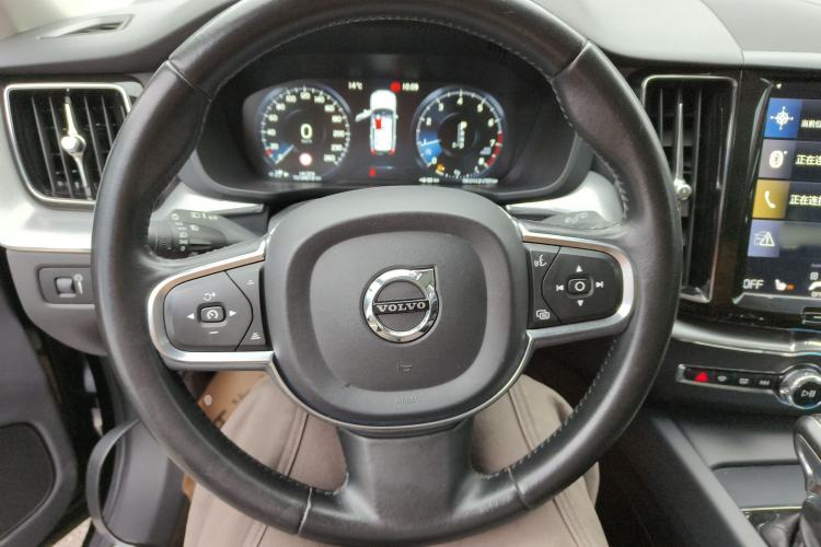 Used Volvo XC60 2019 T5 4x4 Smart Edition China V Standard
