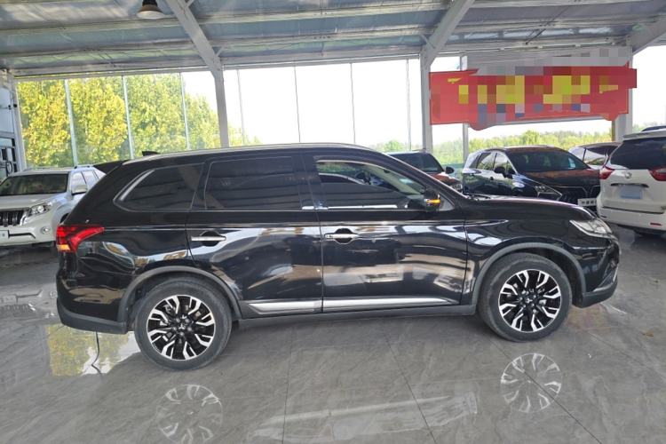 Used Mitsubishi Outlander 2020 2.0L Two-Wheel Drive Enjoyment Version 5 Seats
