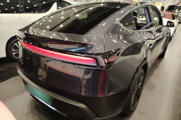 Used Tesla Model Y 2025 Rear-Wheel Drive First Edition
